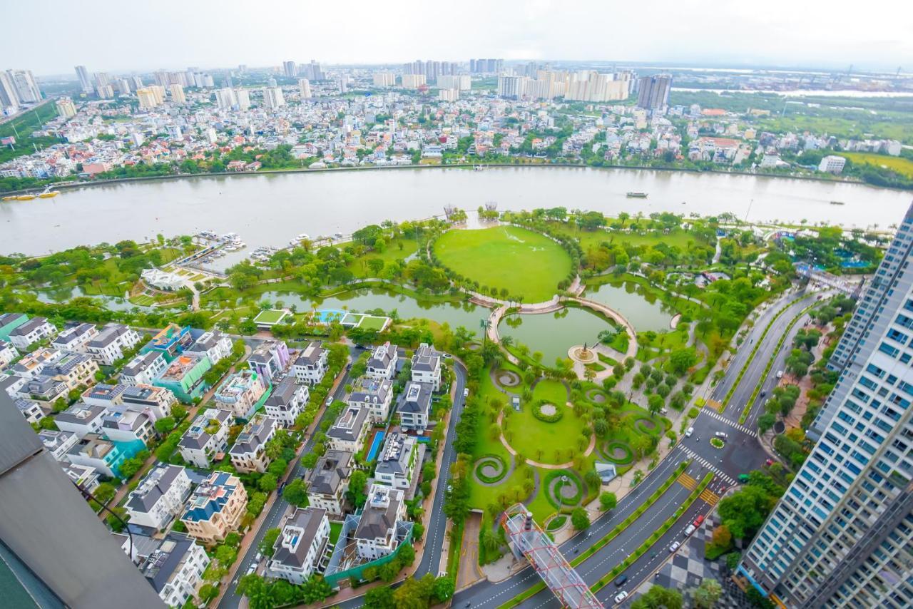Skyline Tower Landmark 81 * Ho Chi Minh City