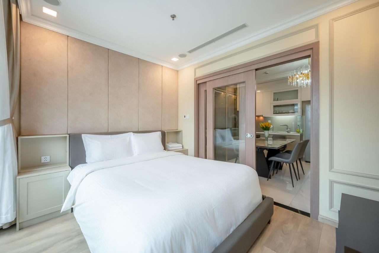 Skyline Tower Landmark 81 Apartment