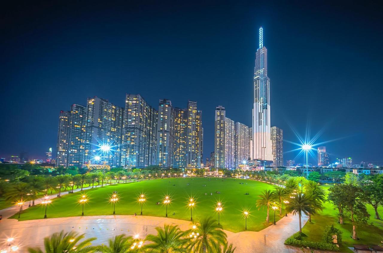 Skyline Tower Landmark 81 Apartment